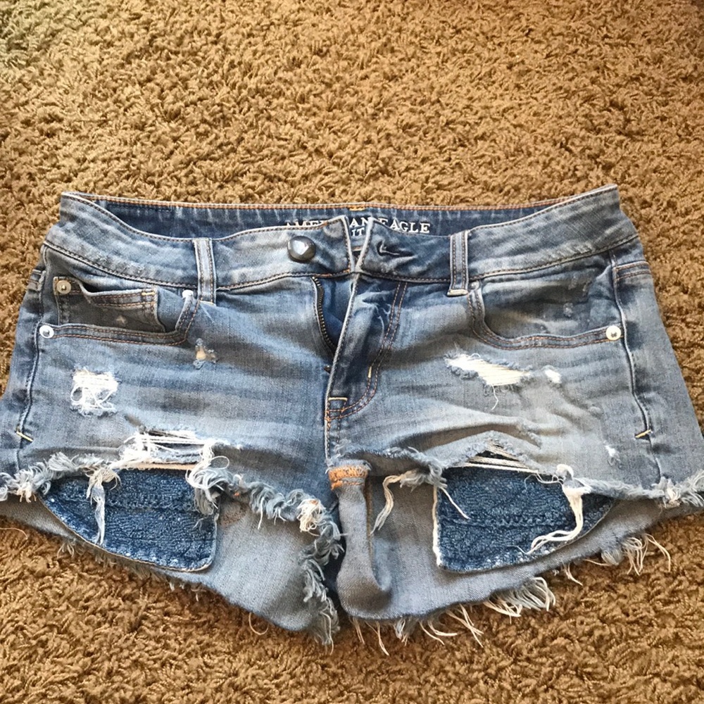 American Eagle Light Wash Jean Shorts Size 8